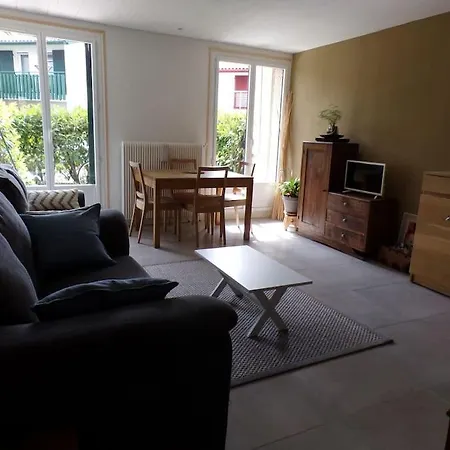 Apartmán Avec Jardinet Et Terrasse *